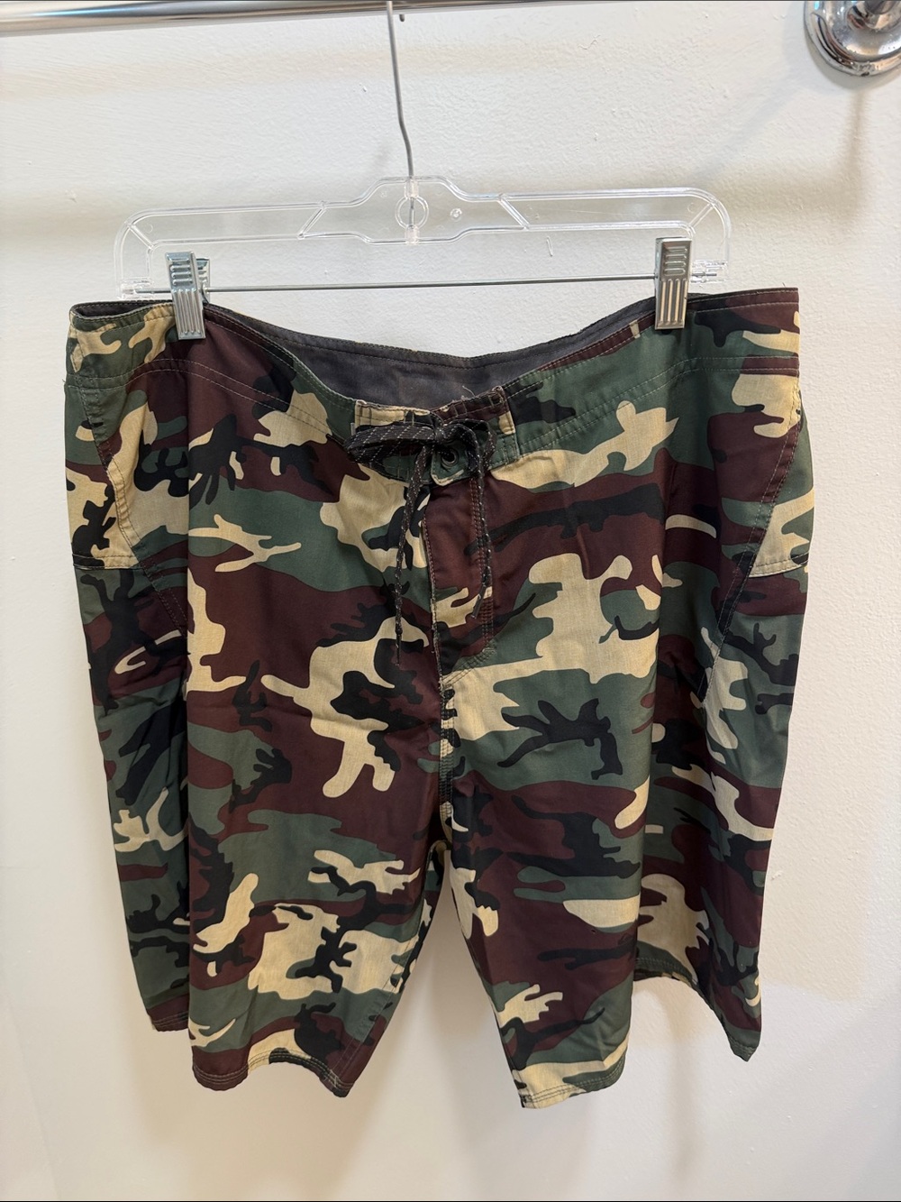 Quiksilver Men's Green & Brown Camo Boardshorts